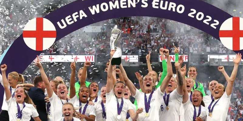Đội tuyển nữ Anh từng giành ngôi vị Á quân World Cup và vô địch Euro 